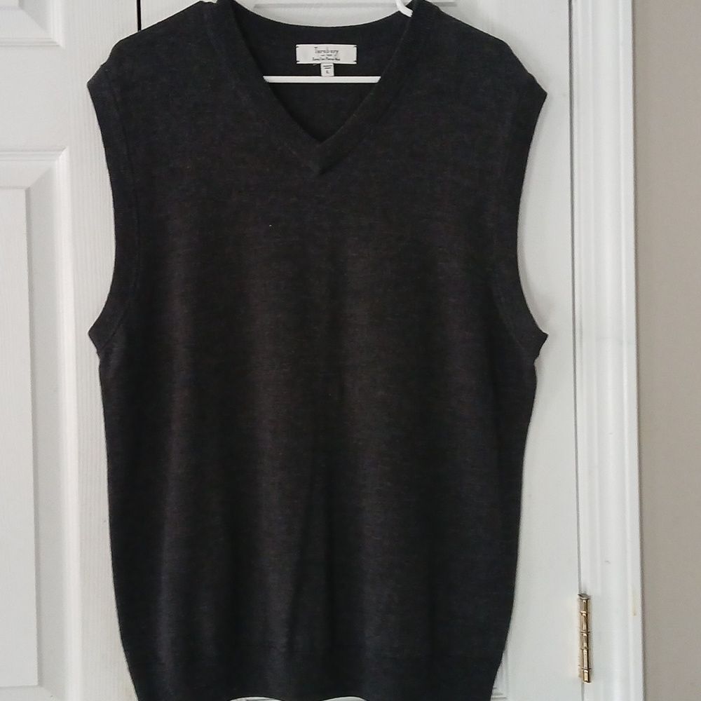 Turnbury Mens 100% Extra Fine Merino Wool V-neck sweater vest Sz L NWOT